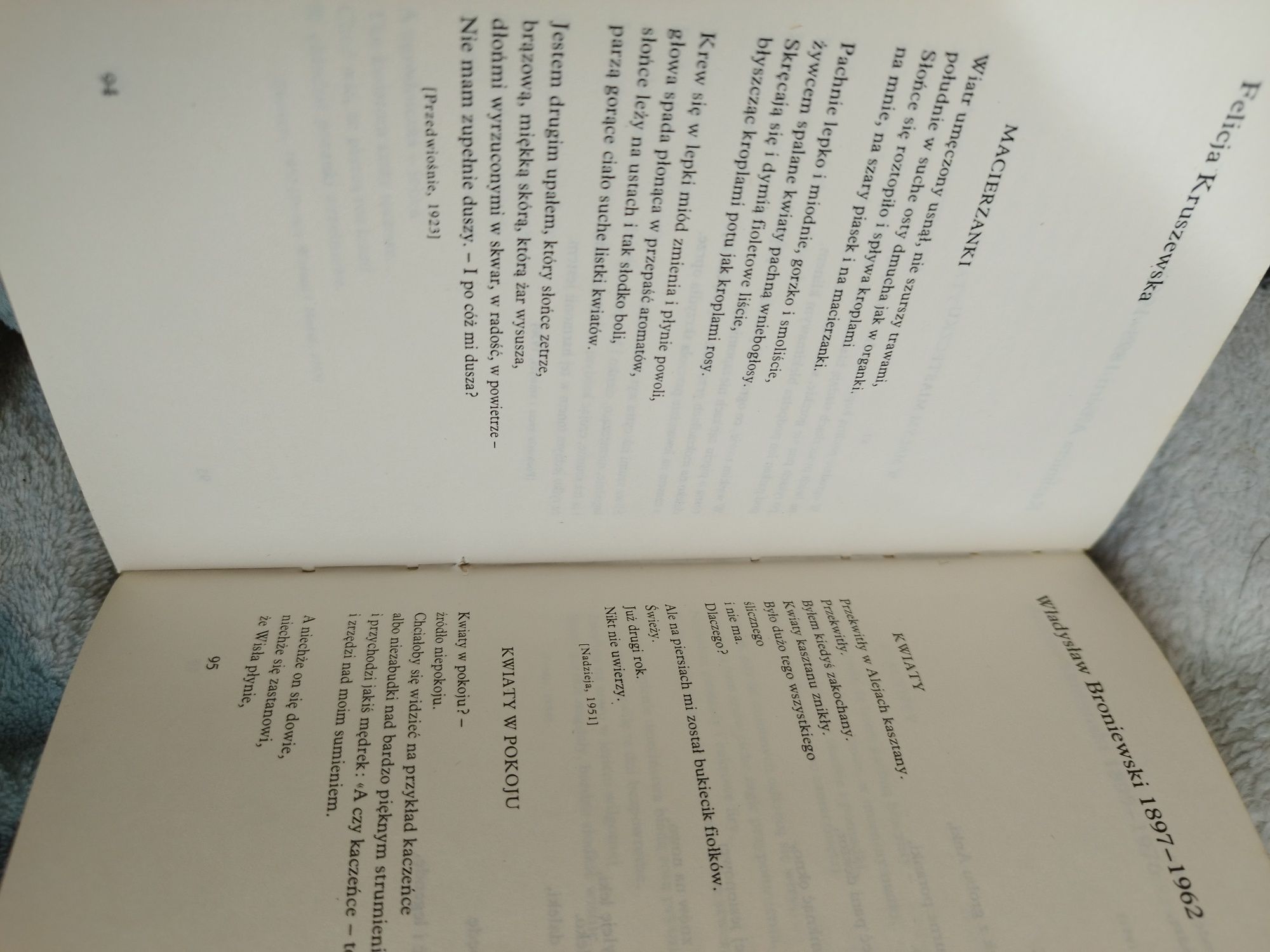 Strofy o kwiatach -zbior poezji