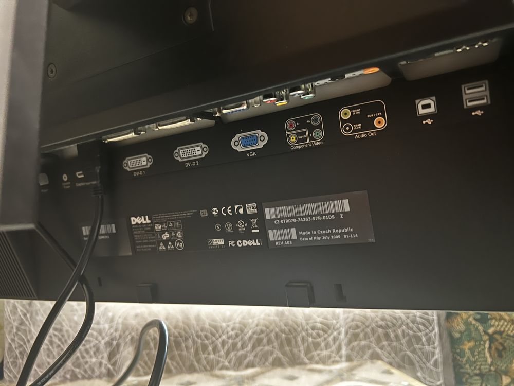 Монитор Dell 2709WB