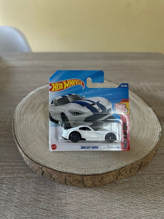 Miniatura Hot Wheels 2013 SRT Viper