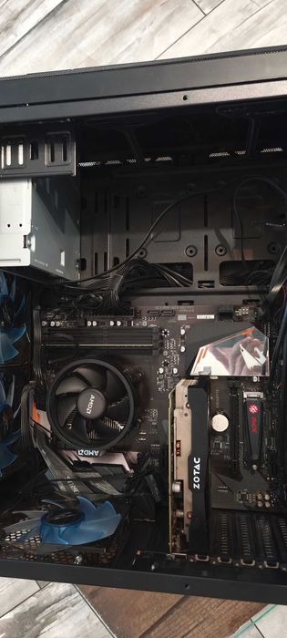 Komputer gamingowy - AMD Ryzen 5, GeForce GTX 1050 Ti