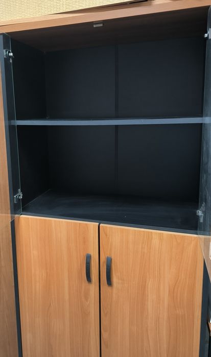 Продам офісний набір меблів