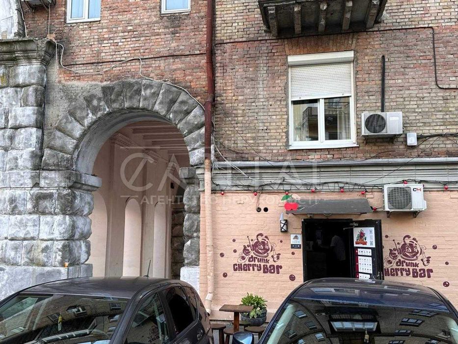 Продаж торгівельної площі, 
Київ, Печерський район, вул. Хрещатик, 21