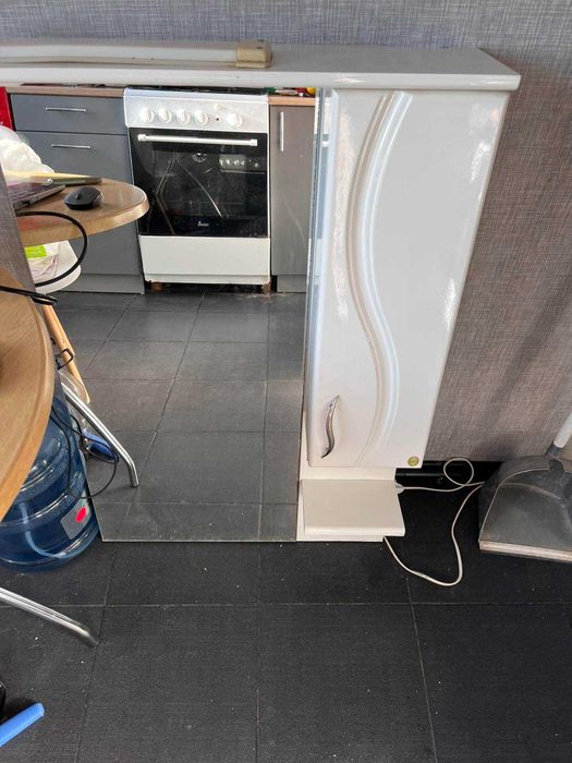 Дзеркальна шафа з підсвічуванням з вимикачем та розеткою