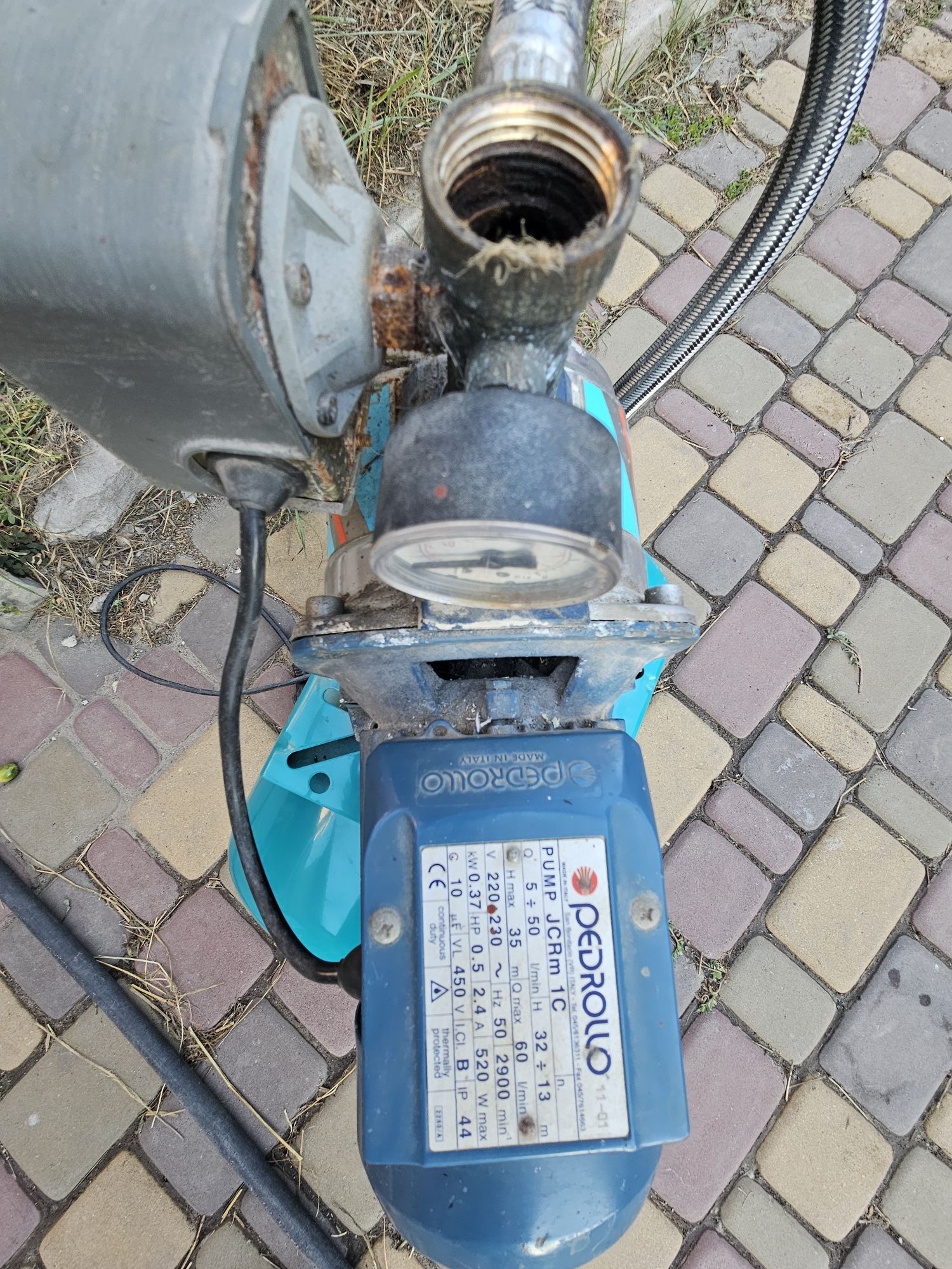 Продам  насосную станцию Pedrollo
