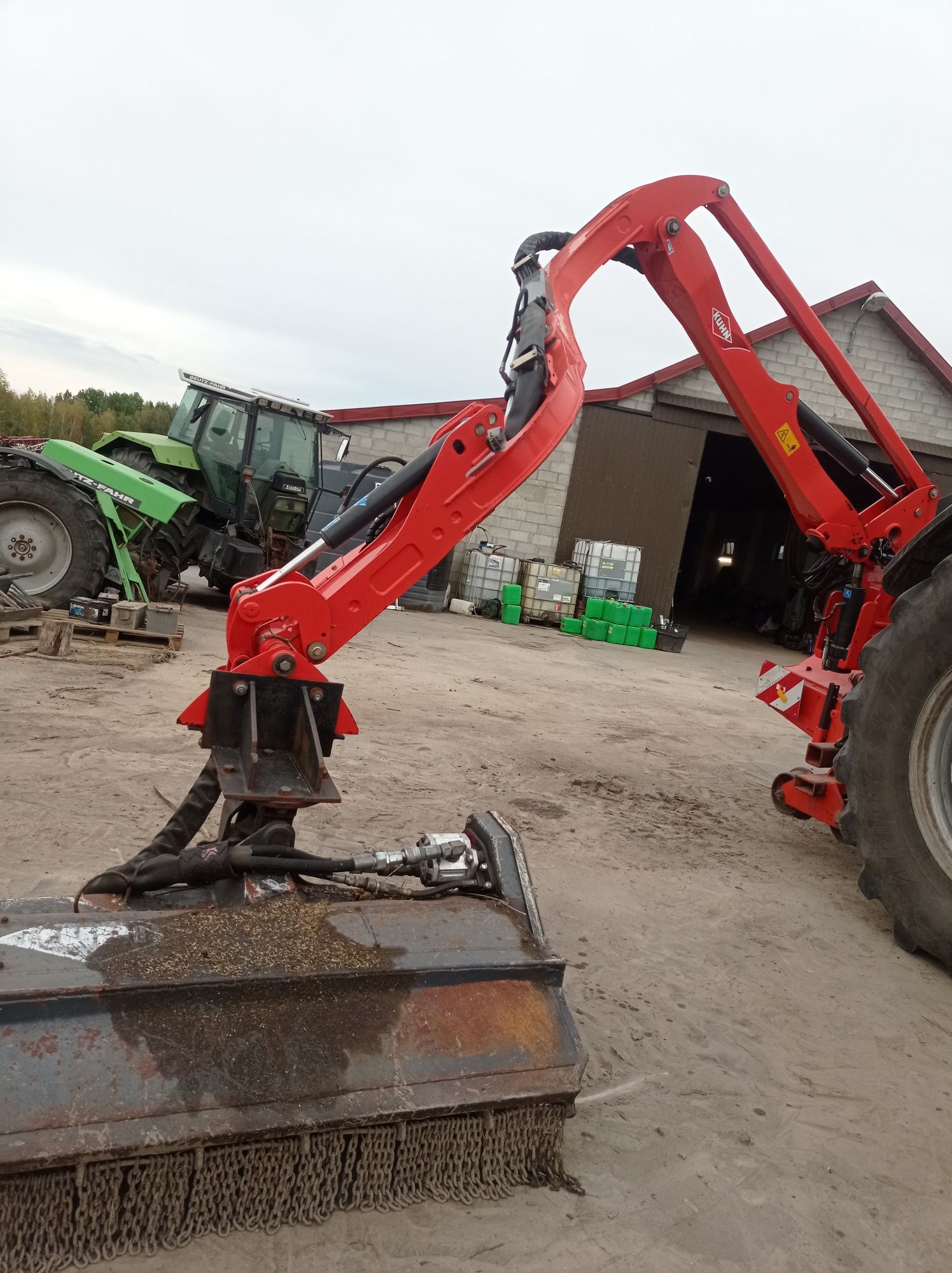Kosiarka wysięgnikowa Kuhn Longer G2  EG 7357 LPA/Sprowadzona