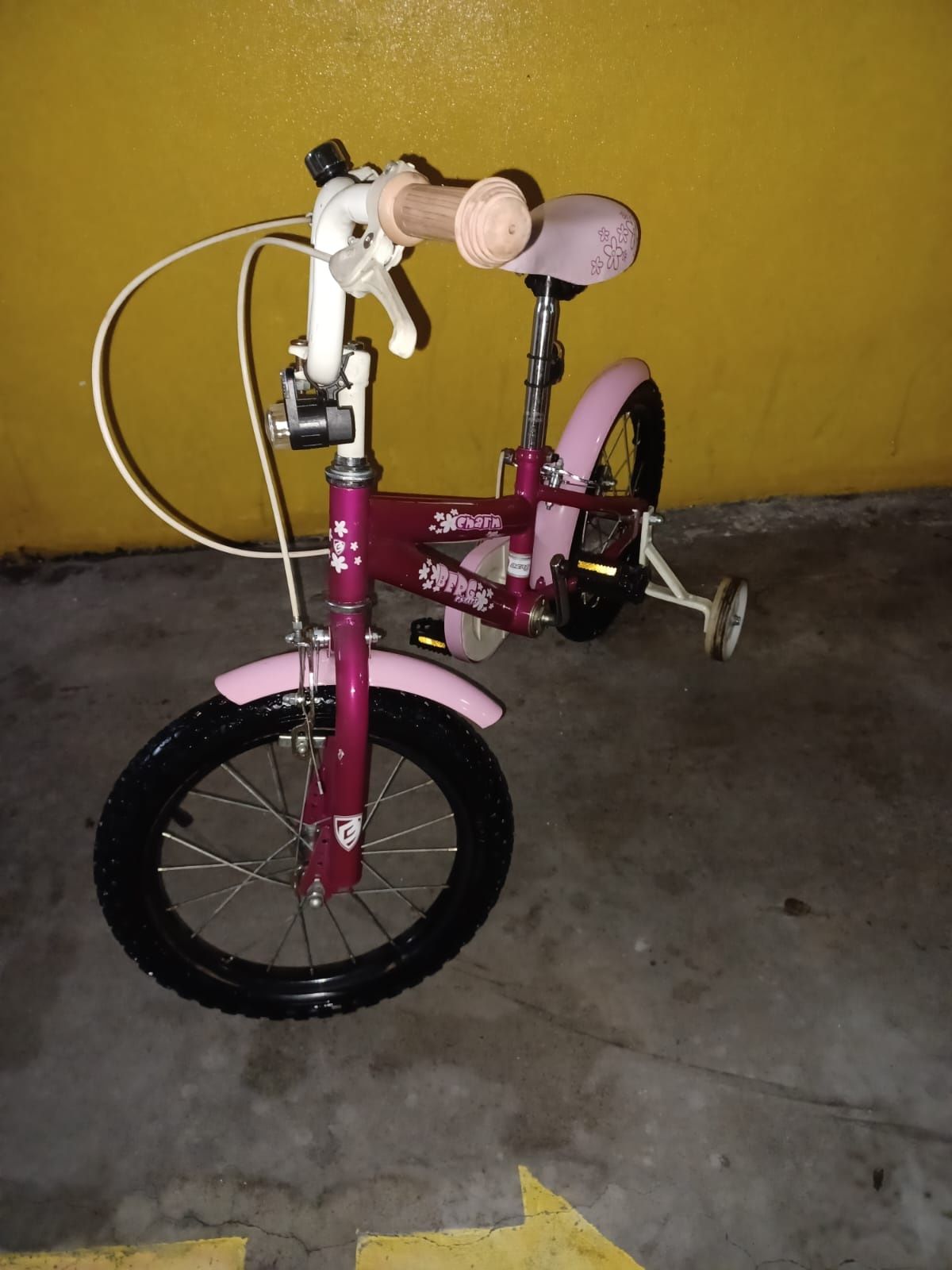 Bicicletas de meninas