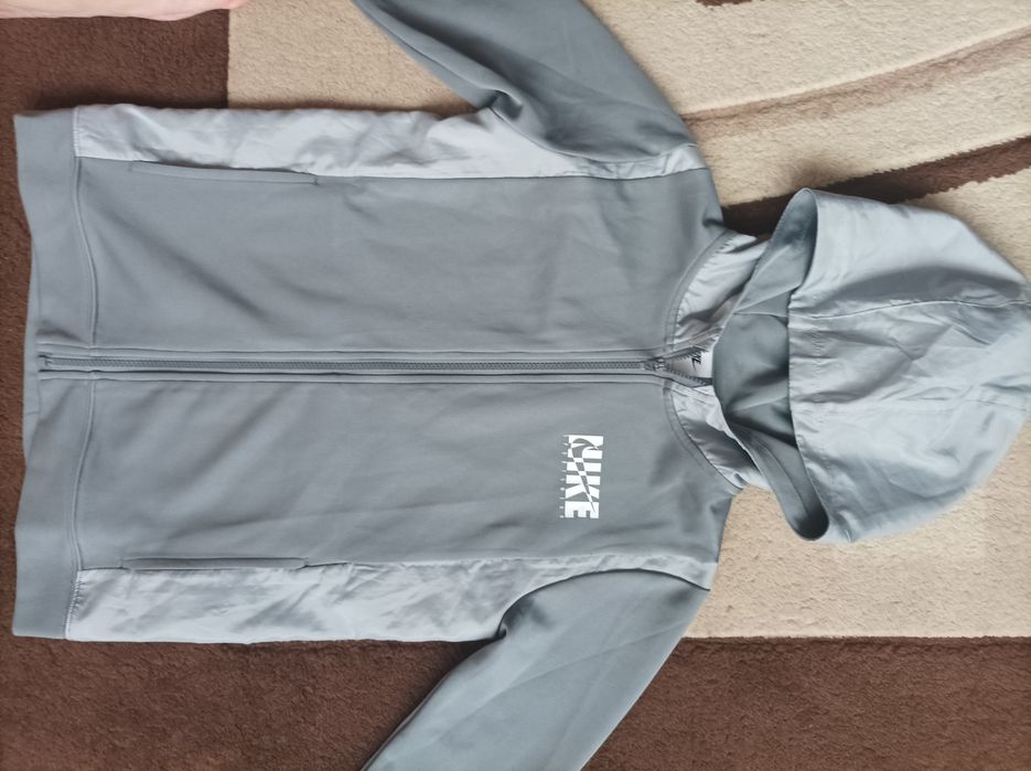 Bluza Nike rozm. 147-158 super stan