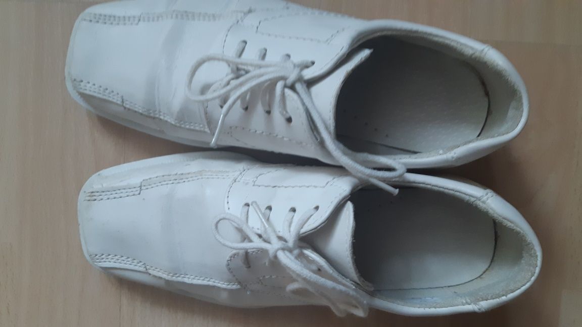 Buty komunijne dla chłopca r.32
