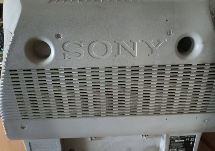 Продам телевізор SONY Trinitron KV-29LS60E