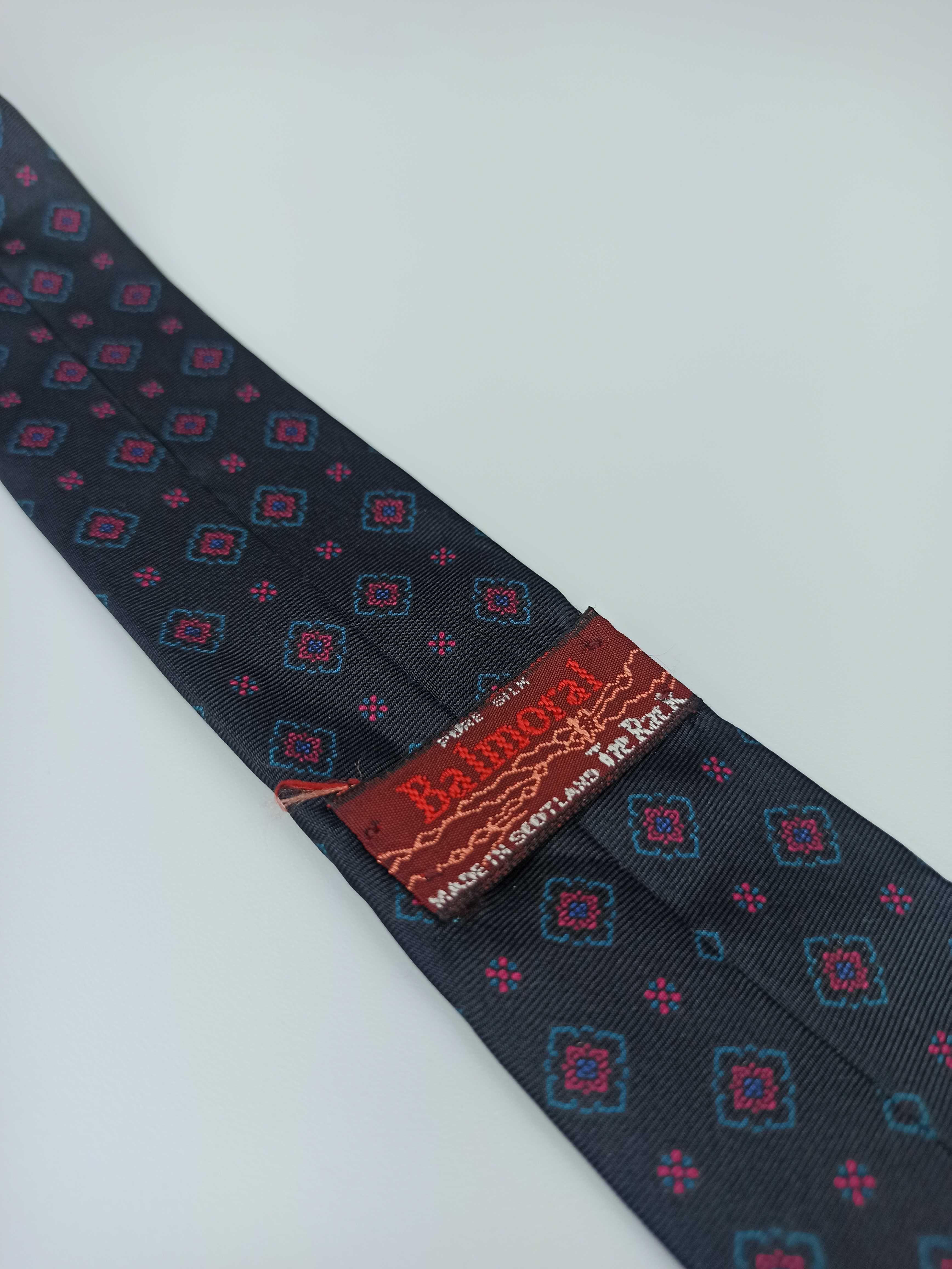 Tie Rack Balmoral jedwabny krawat w kwiaty wa35