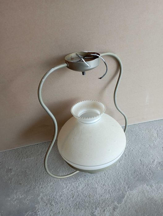 Lampa wisząca z czasów PRL