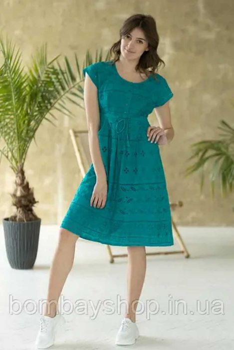 Стильное летнее батистовое ажурное платье миди очень яркое, вышивка