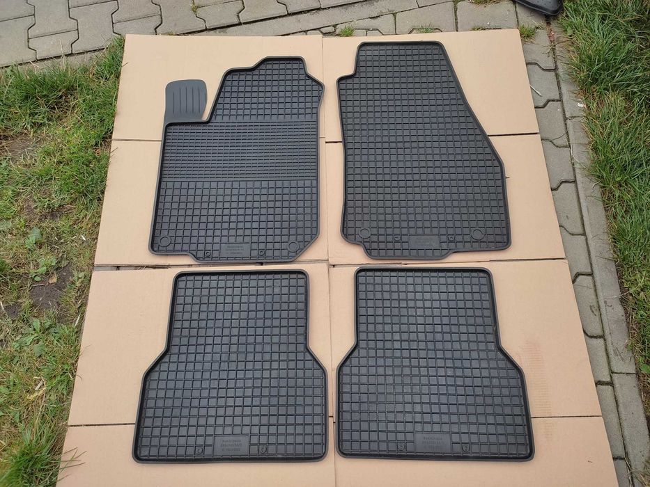 FIAT DOBLO 2 OD 2009r. NOWE Dywaniki gumowe dopasowane korytka korytko