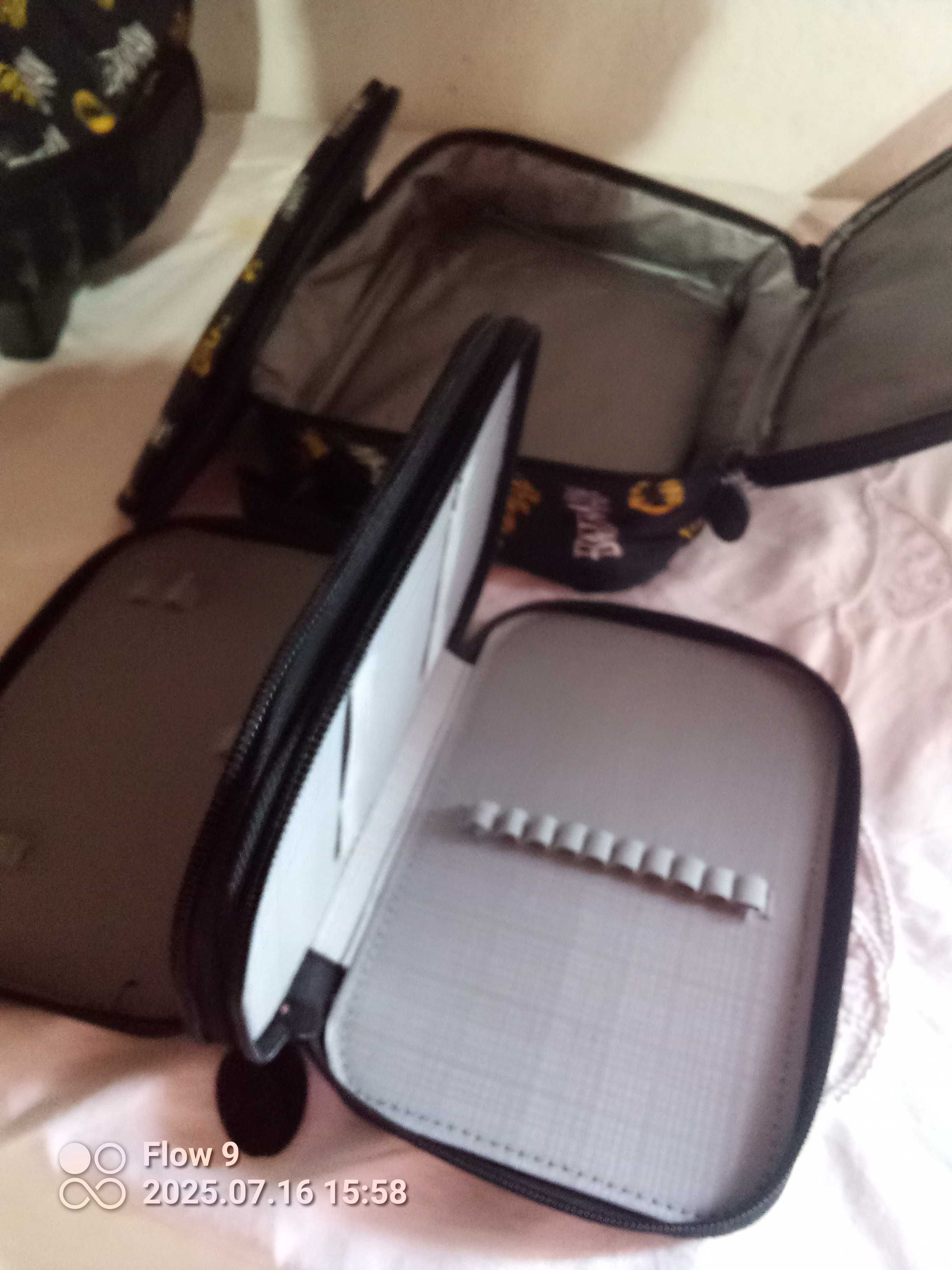 Conjunto de mochila escolar, estojos e lancheira