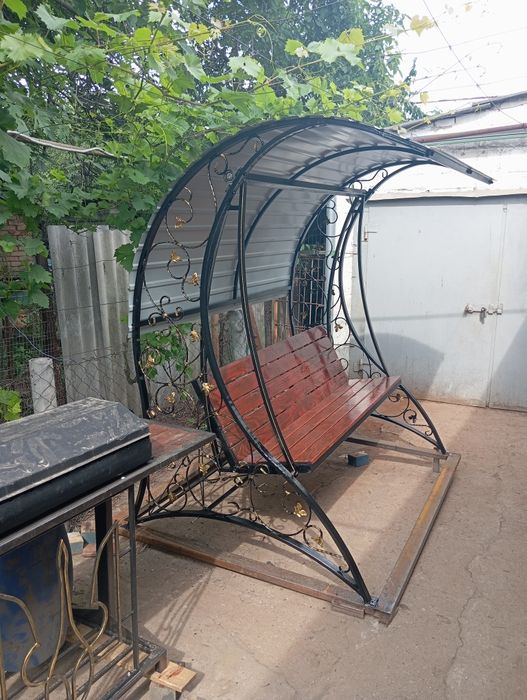 Качель садовая .