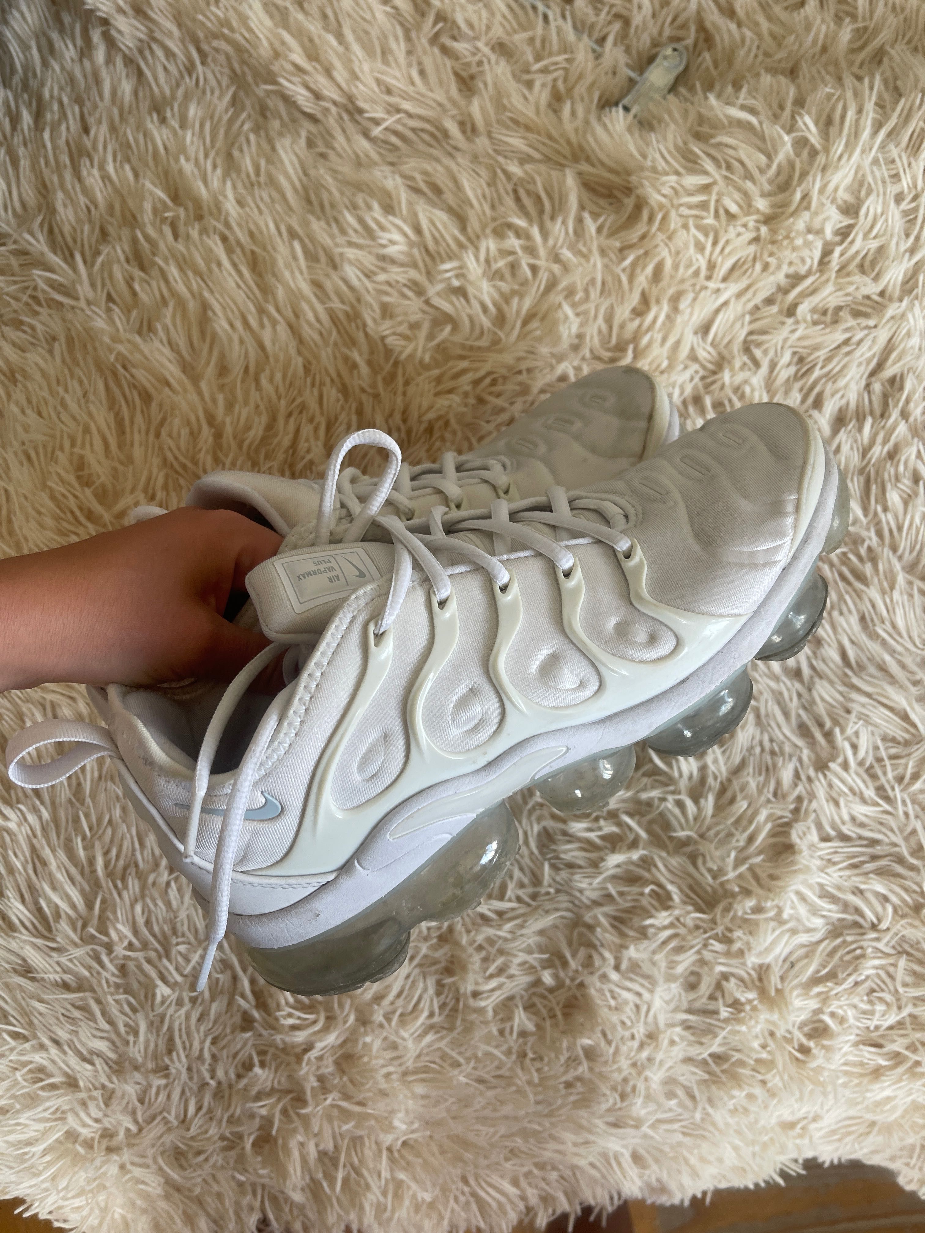 Nike Vapormax plus białe rozmiar 41