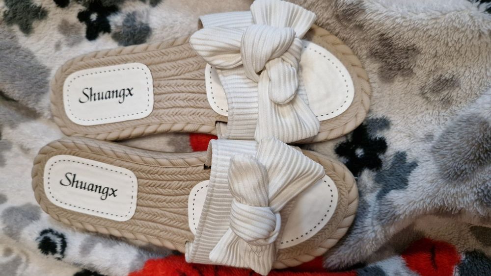 Продам в ідеальному стані літні тапочки шльопанці 38 р. Устілка 24