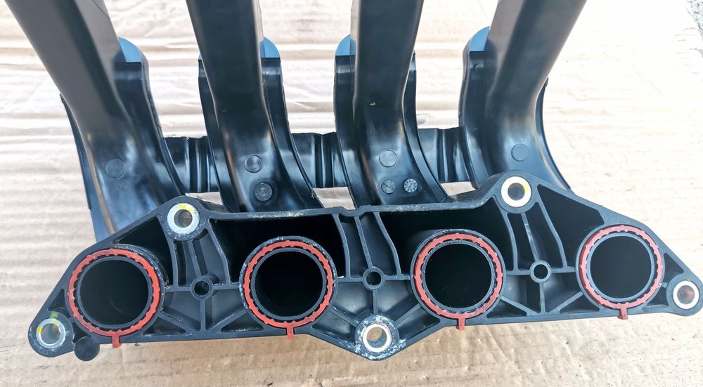 Коллектор впускной Honda Jazz 02-08гг