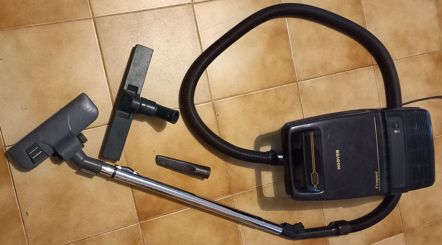 Aspirador Hoover com boa aspiração