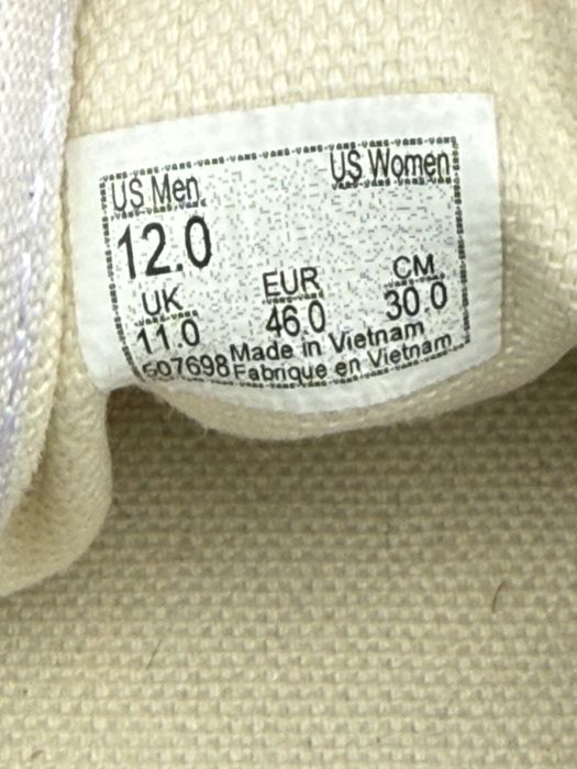 vans authentic  ..
