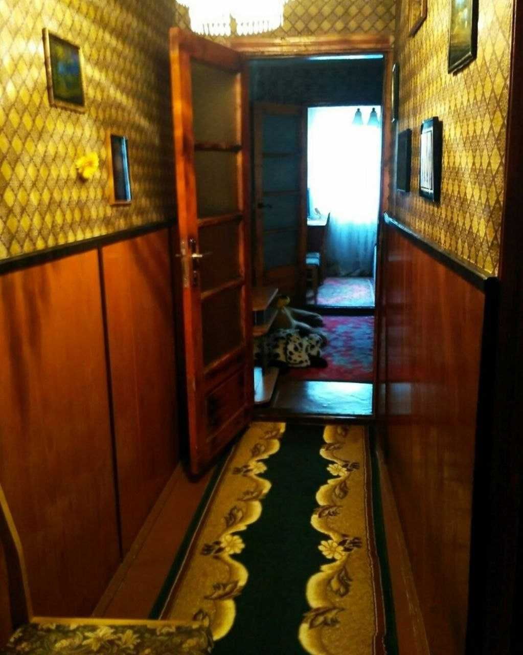 Продаж 4-х кімнатної квартири, в м. Новоселиця, по вул. Пирогова.