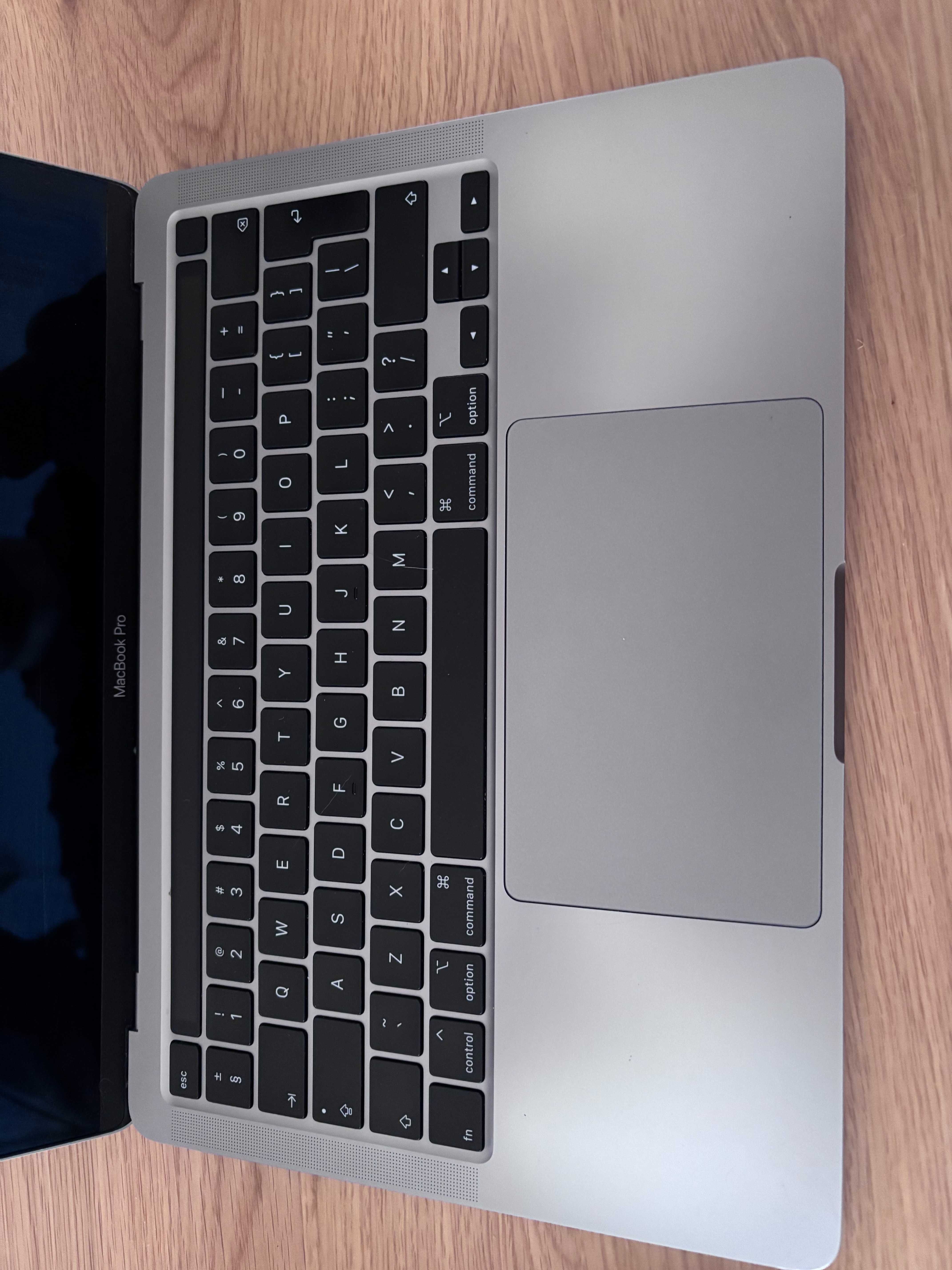 MacBook Pro 13" 2020 / i7 / 16GB / 512GB SSD
