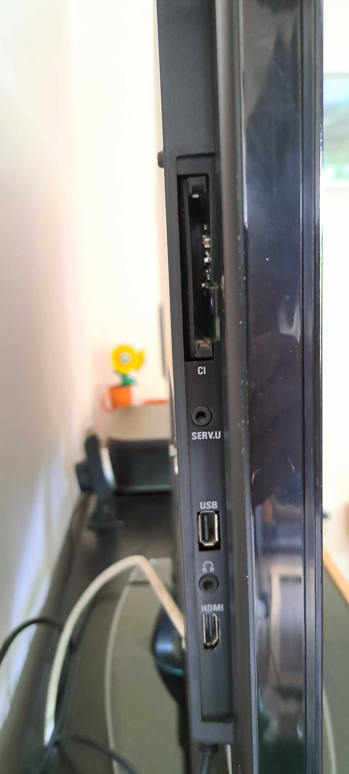 Televisor Philips LED 40PFL5606H/12