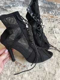 Взуття  для heels