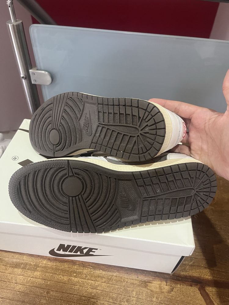 Air Jordan 1 Low Travis Scott ‘Reverse Mocha’