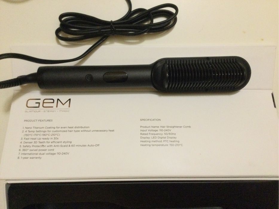 Утюжок, гребінець-вирівнювач для волосся.