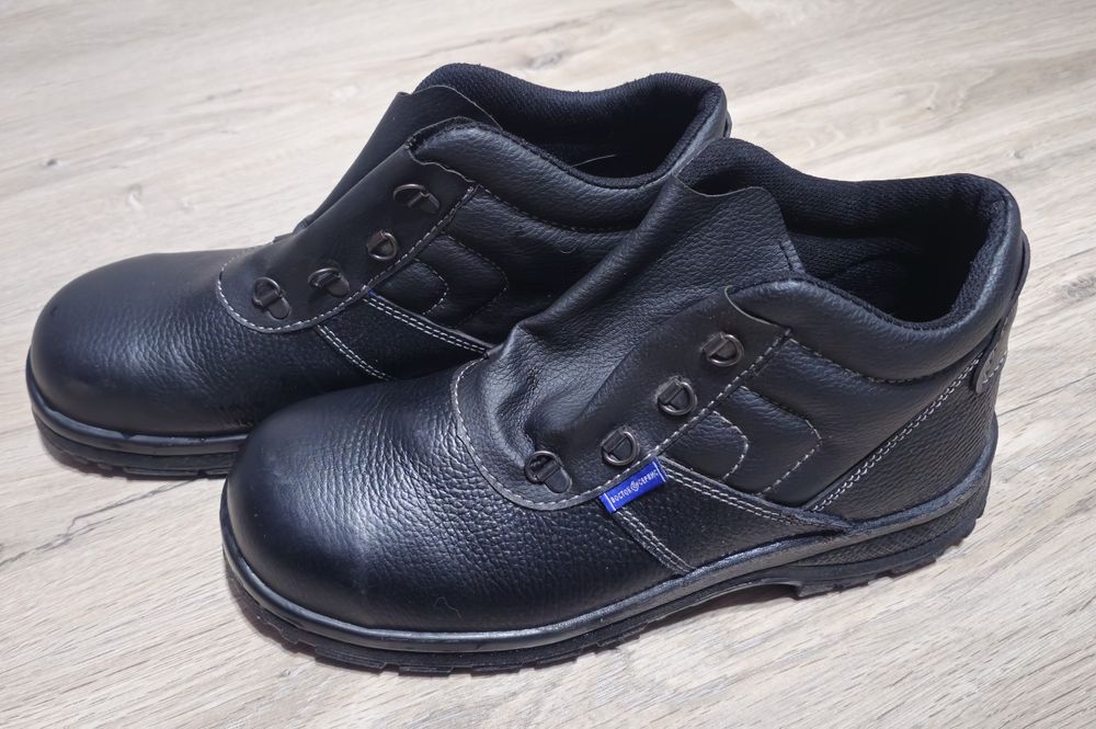 Ботинки рабочие.