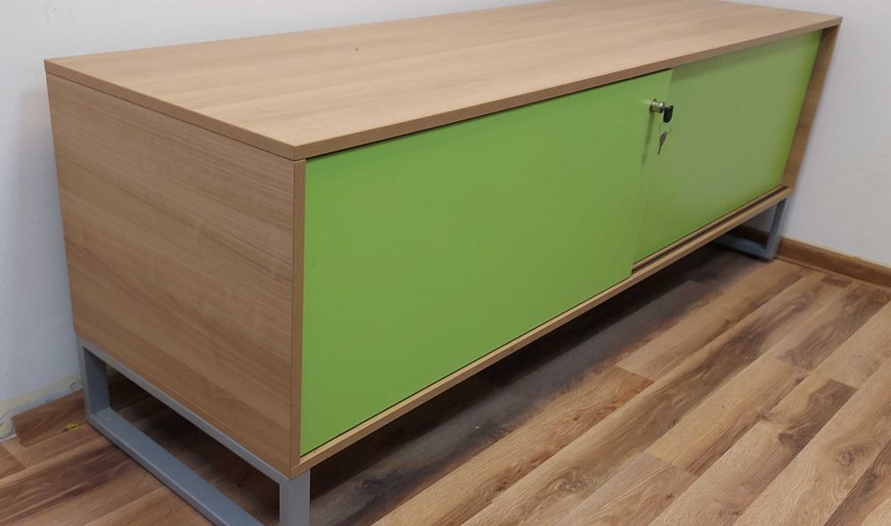 Komplet mebli biurowych