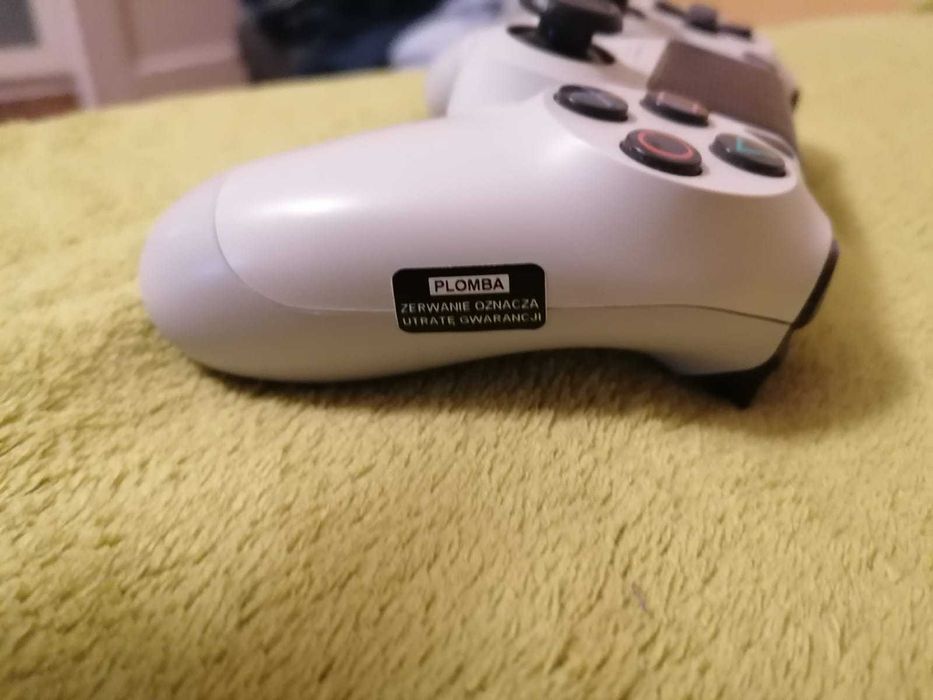 Konsola PS4 Slim 512+2 pady+2 gry