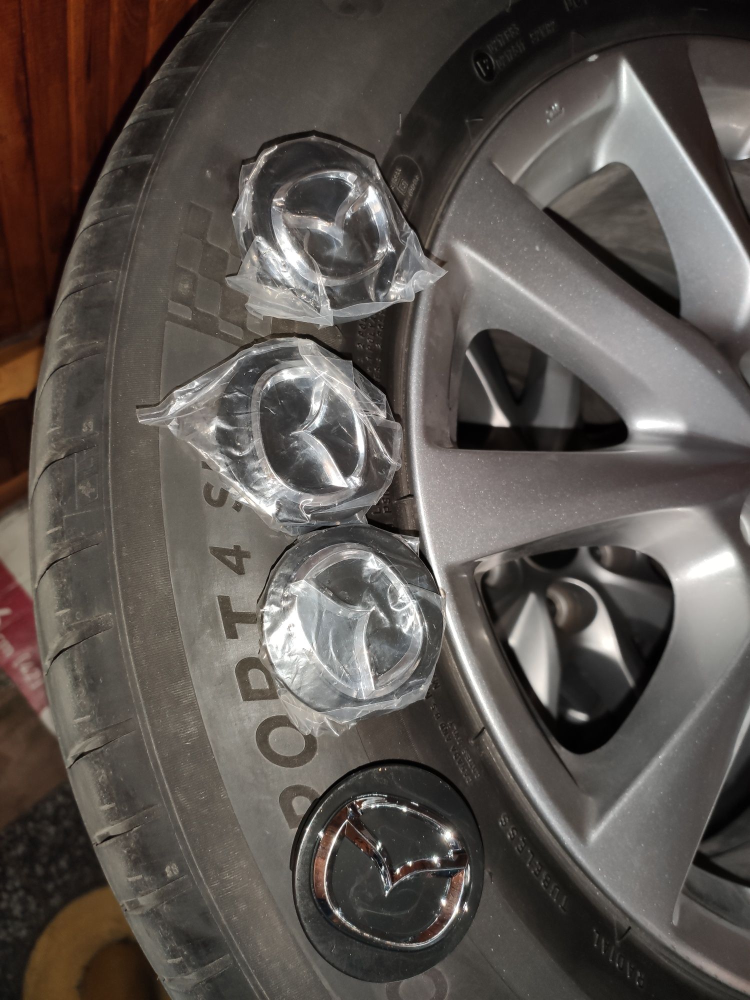 Диски Mazda с шинами  Michelin