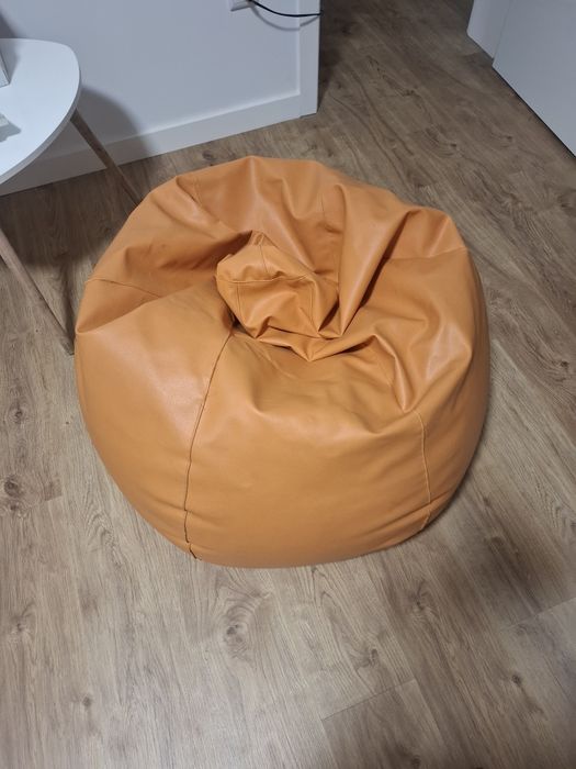 Puff laranja impecável