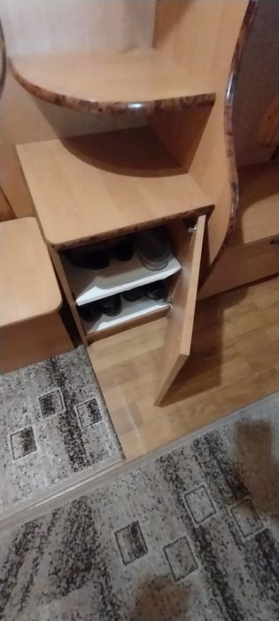 Вішалка (передпокій) з поличками та тумбами