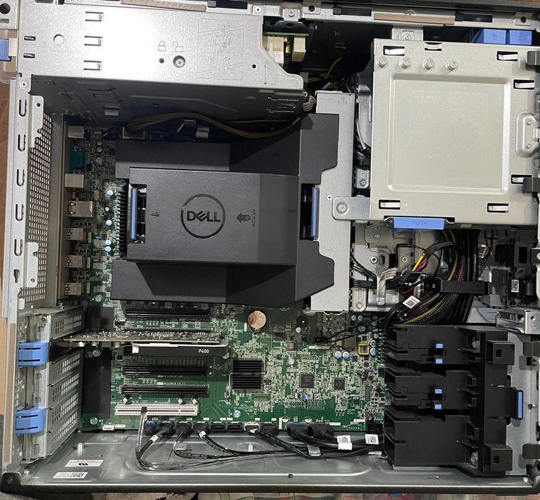 Системний блок Dell Precision 5820