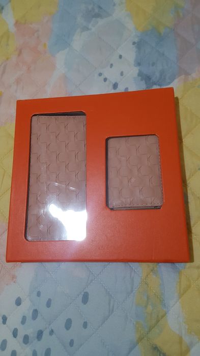 Conjunto de 2 carteiras novas