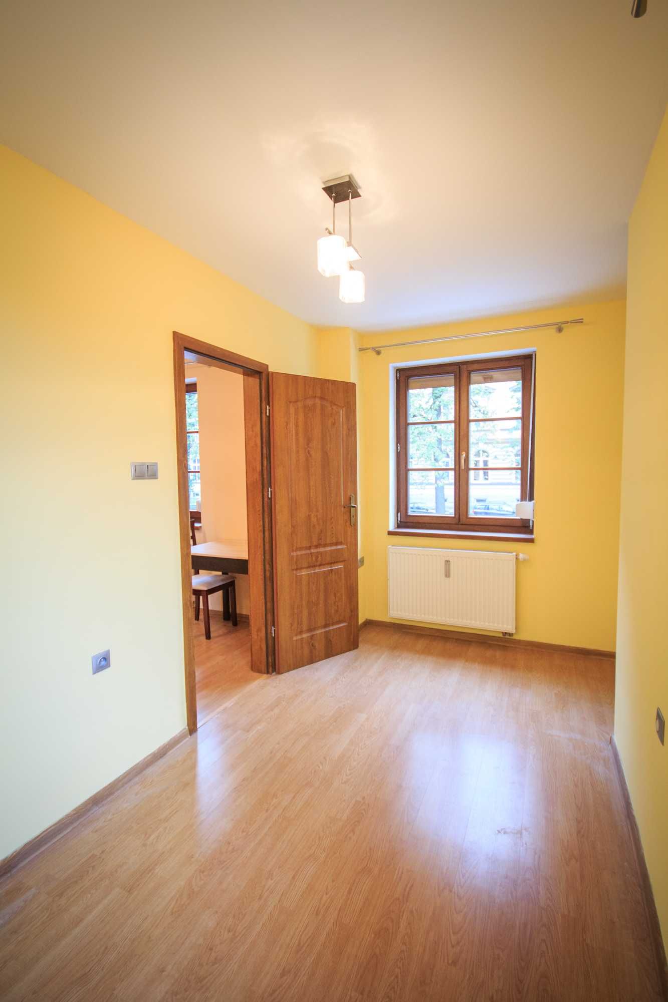 Cieszyn centrum mieszkanie bezczynszowe,  Plac Poniatowskiego 8