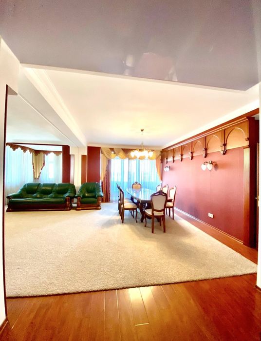 Простора та затишна квартира на вул.Млинова