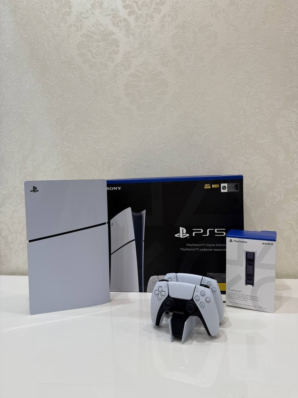 PlayStation 5 Digital Edition 1Tb PS5 + 2 гемпади + заряд.станція