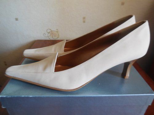 Туфли светлые новые