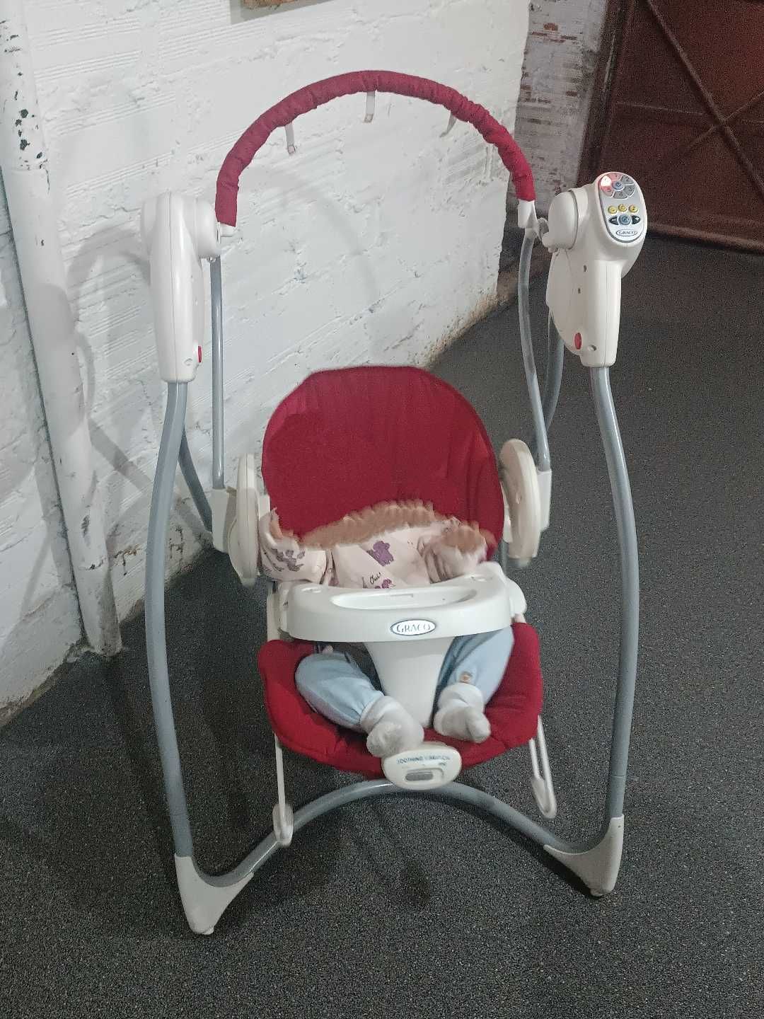 Carrinho e Ovo completo da Chicco e Baloiço a pilhas