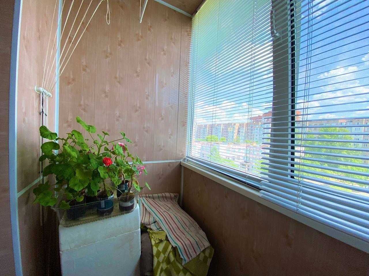 Продаж 3-кімнатної квартири вул. Заливна (р-н 29 школи, B-Tone)