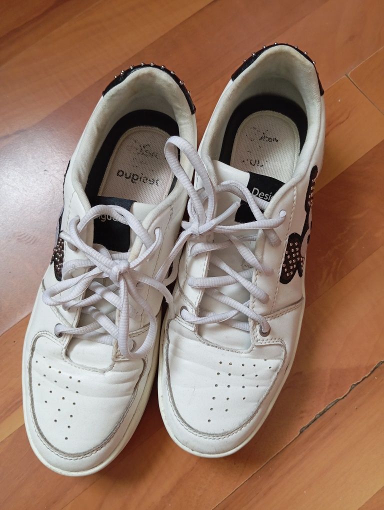 Białe buty sportowe adidas, rozmiar 39