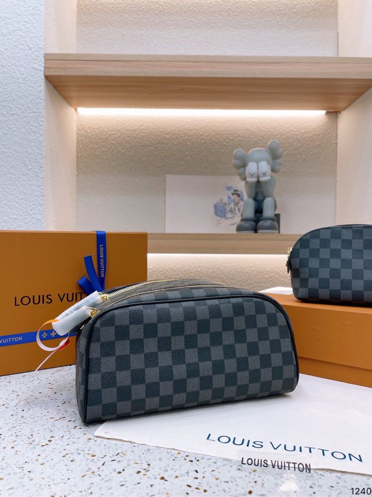 Louis Vuitton Dopp Kit косметичка дорожня чоловіча | жіноча  | несесер