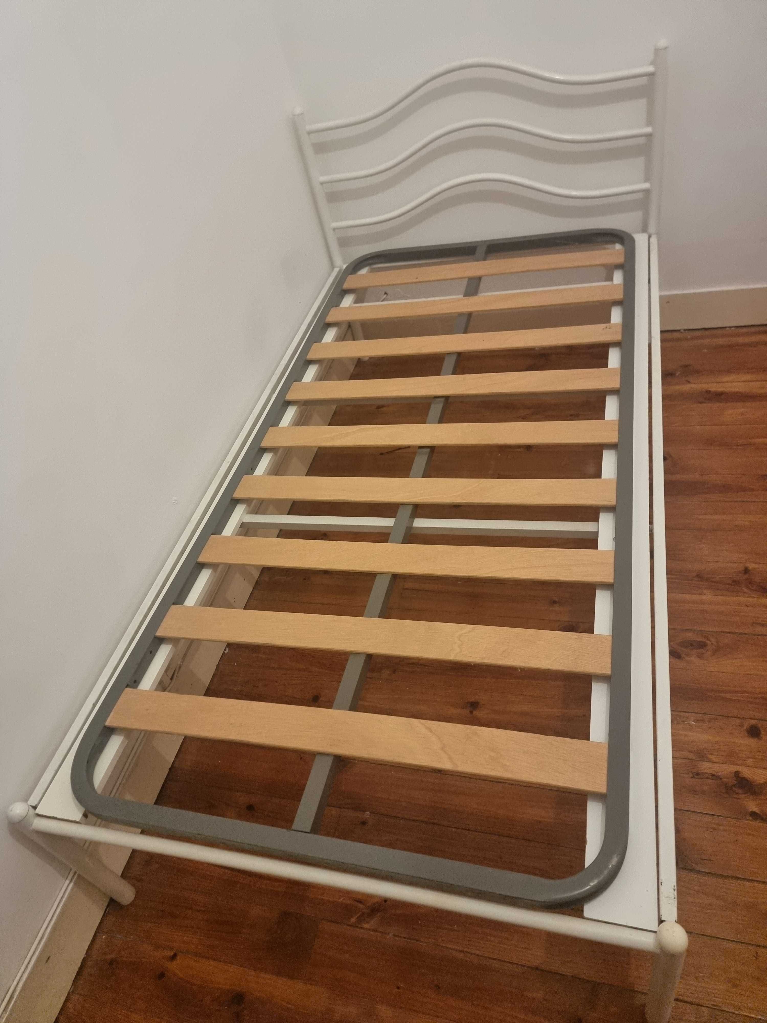 vende cama Roupeiro mesas cadeiras todos moveis de casa para desocupar