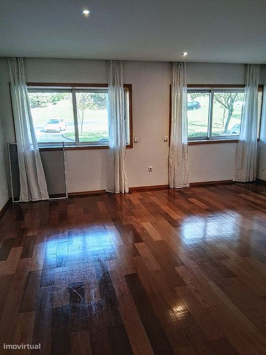 T2 com suíte e garagem fechada em Real - Braga