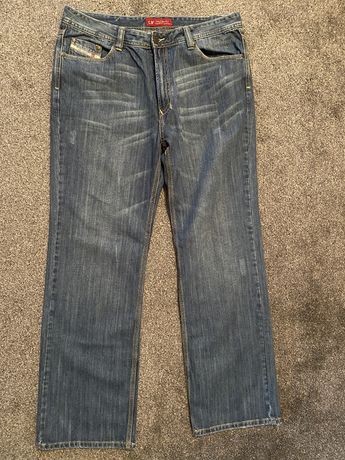 Spodnie jeansowe W37