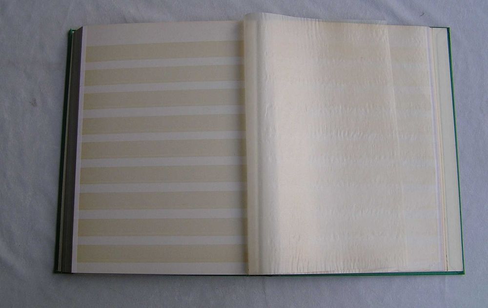 używany klaser do znaczków  - 20 kartek